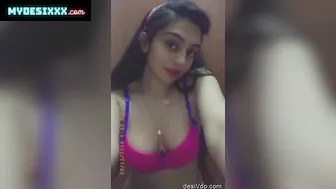 Desi Bhabhi Ji Remove Pink Bra Showing Big