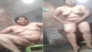 Bangla Bubbly Wife Nude Show Bathing
