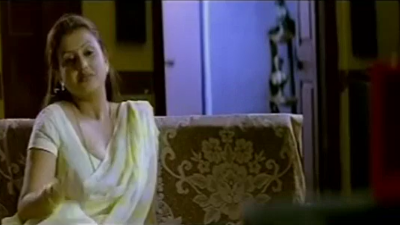Aunty nadigai mulai pilavu kanbithu ilam aanai